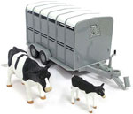 Трейлер для перевозки животных с коровой и теленком